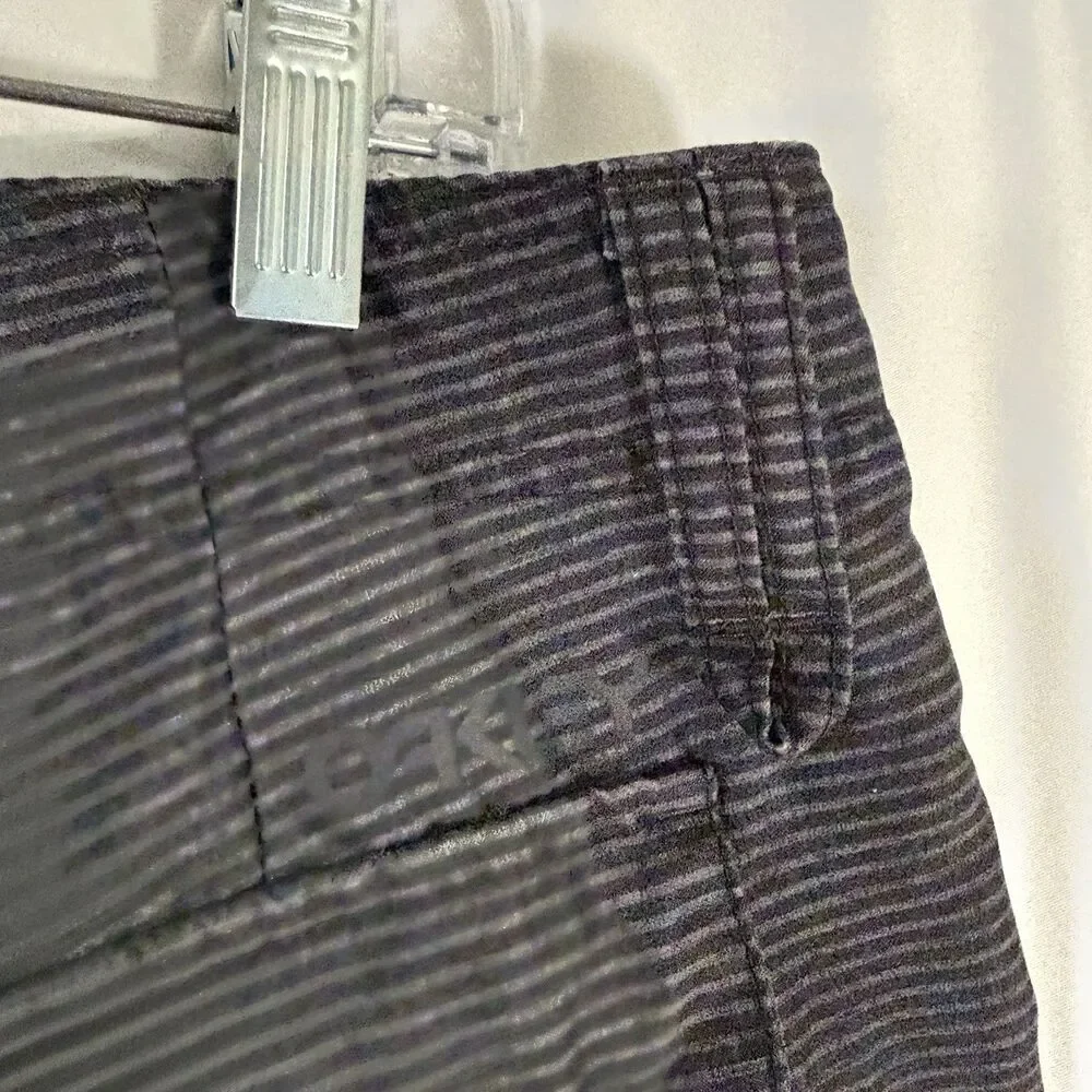 Oakley Hybrid Swim Shorts Men's 34 Black Grey Striped Cargo Pocket Snap Button